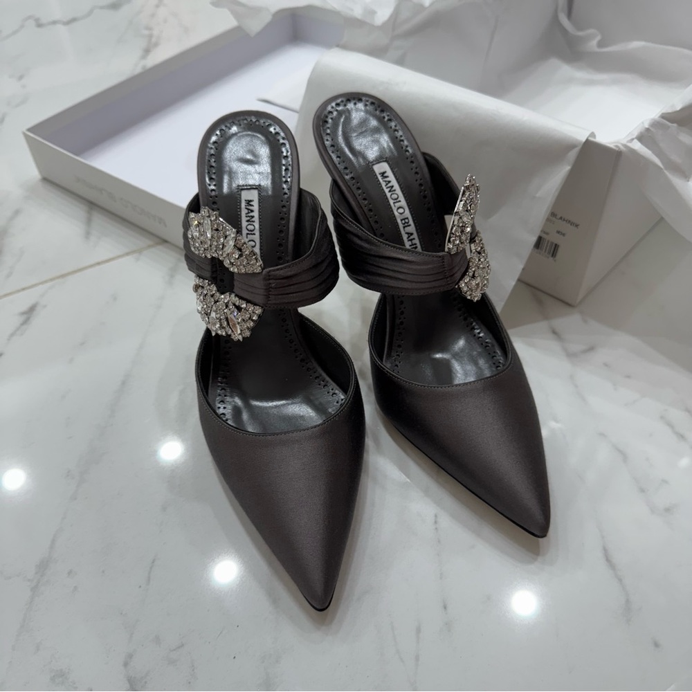 Manolo Blahnik 🩶 Maidugur Grey Satin 105